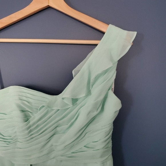 David's Bridal One Shoulder Bridesmaid Dress Sz 6 - Picture 2 of 10